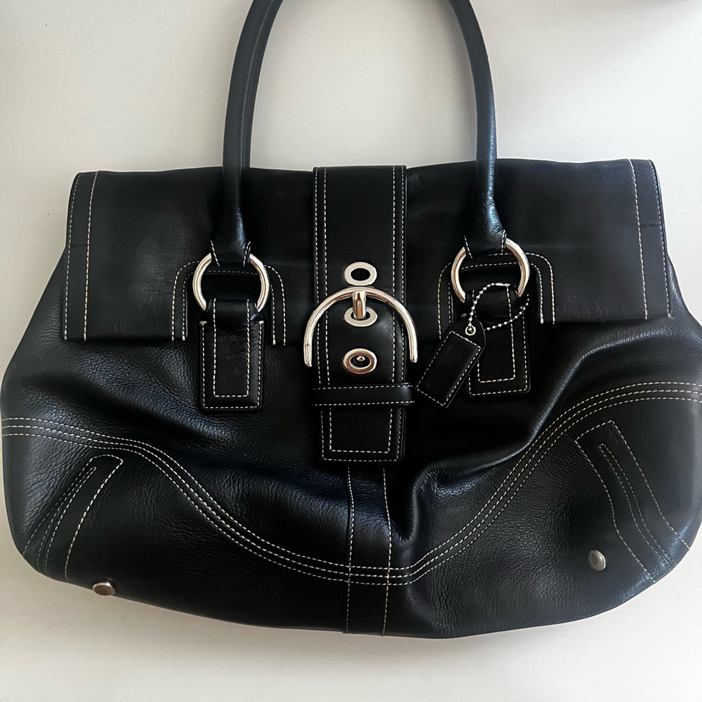 Elegant Black Leather Handbag